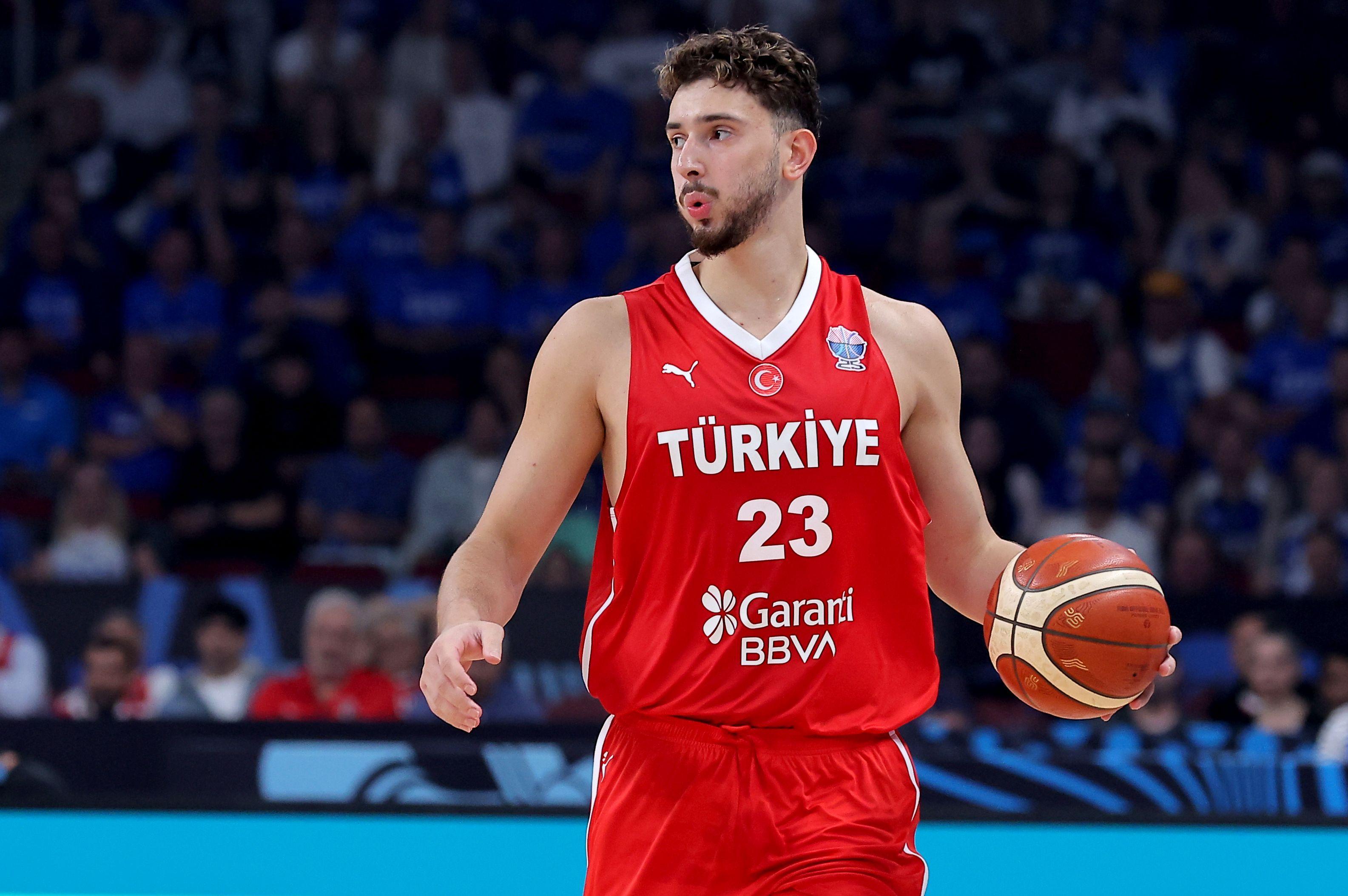 申京单场至少20分15篮板5助攻 欧锦赛近30年来第二人！